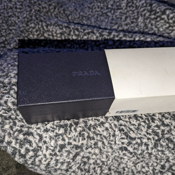 PRADA POLARIZED SUNGLASSES 🕶️ - Picture 10 of 11